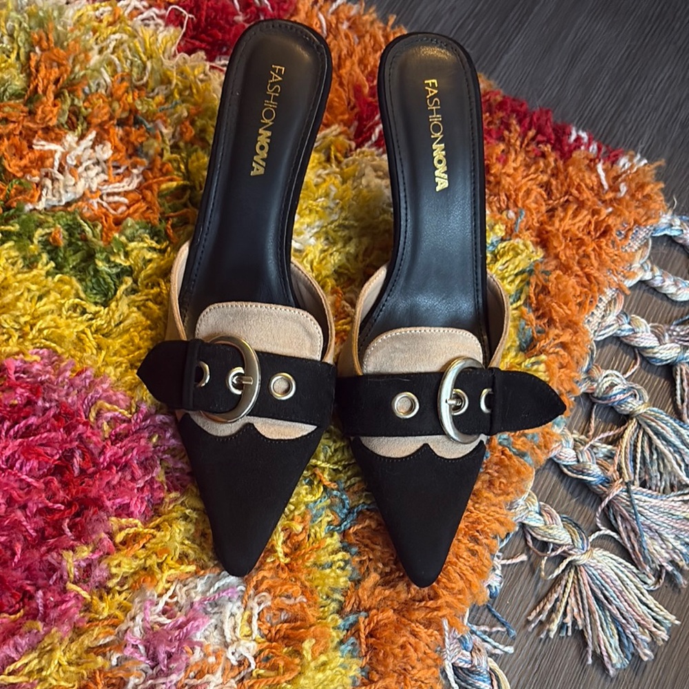 Fashion Nova Black and Tan Mules with Elegant Buckle - never worn